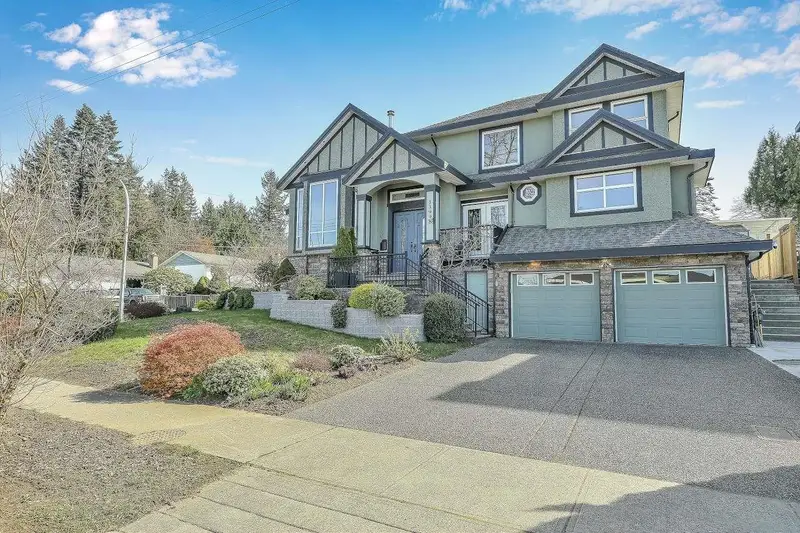 13998 115 AVENUE - photo 2 of 25