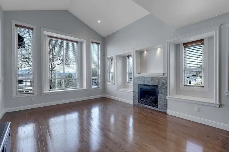 13998 115 AVENUE - photo 4 of 25