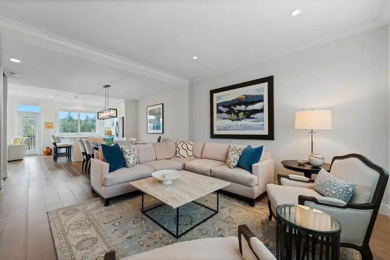 15 15717 MOUNTAIN VIEW DRIVE - photo 4 of 40