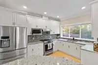 2570 138 STREET - thumbnail 14