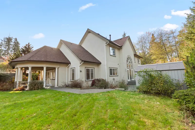 2570 138 STREET - photo 3 of 25