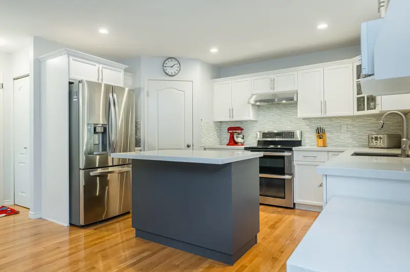 20265 94B AVENUE - photo 2 of 25