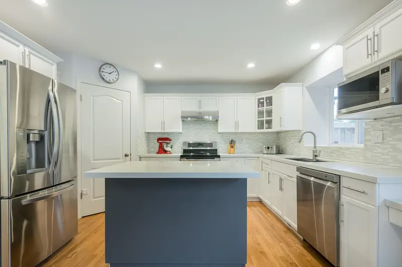 20265 94B AVENUE - photo 3 of 25