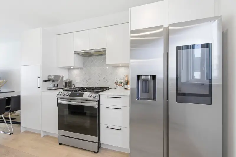 356 555 E 2ND STREET - photo 4 of 21