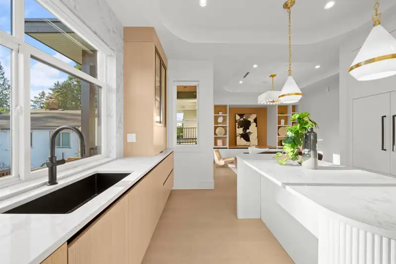 16038 9A AVENUE - photo 4 of 31