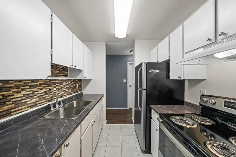 315 1850 E SOUTHMERE CRESCENT - photo 2 of 22