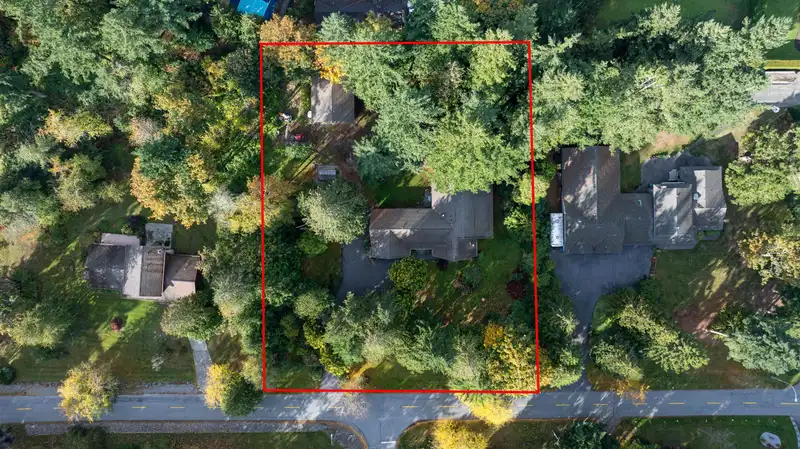 2143 180 STREET - photo 2 of 37
