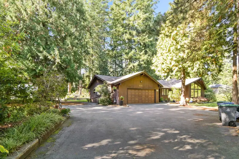 2143 180 STREET - photo 4 of 37