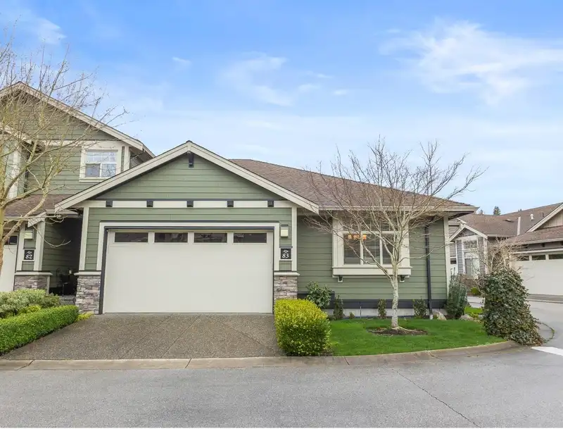 83 350 174 STREET - photo 1 of 36