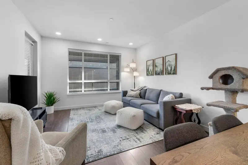 309 33540 MAYFAIR AVENUE - photo 4 of 25