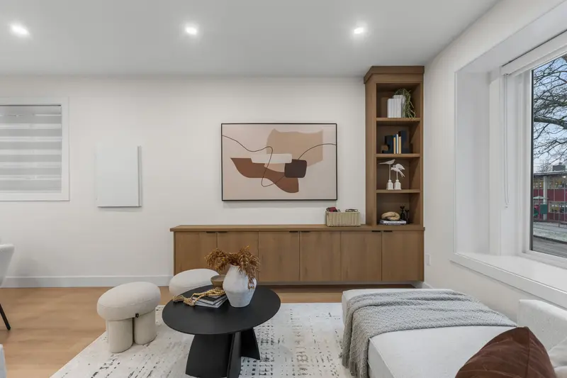 2 435 E 47TH AVENUE - photo 4 of 20