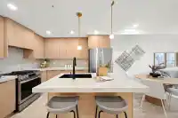 208 15353 17 AVENUE - thumbnail 1