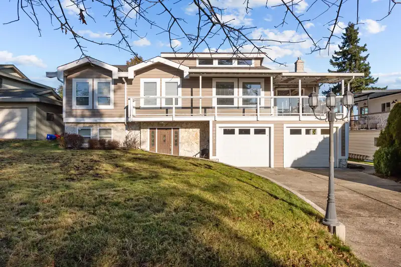15531 ROPER AVENUE - photo 2 of 40