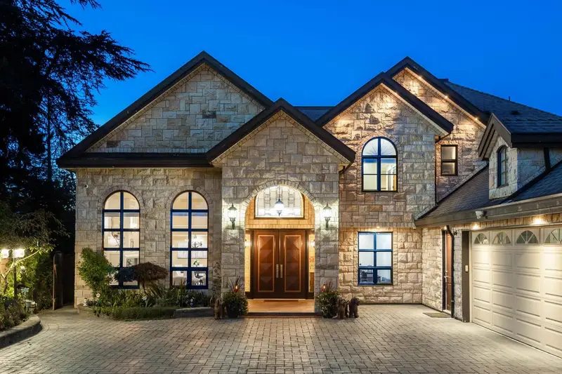 4191 WESTMINSTER HIGHWAY - photo 2 of 25