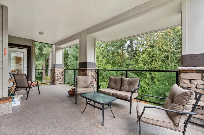 204 15145 36 AVENUE - photo 1 of 33