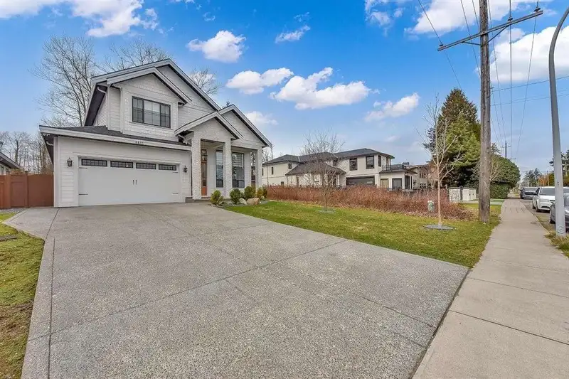 2071 156 STREET - photo 2 of 29