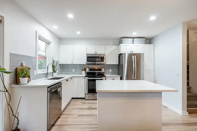 66 15168 36 AVENUE - photo 1 of 40