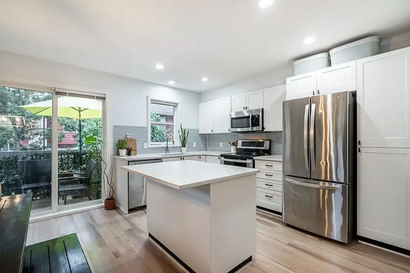 66 15168 36 AVENUE - photo 3 of 40