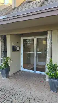 401 15025 VICTORIA AVENUE - thumbnail 2