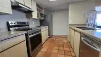 401 15025 VICTORIA AVENUE - thumbnail 11