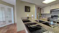 401 15025 VICTORIA AVENUE - thumbnail 12