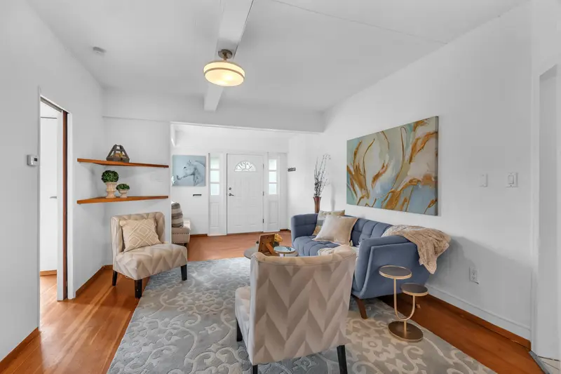 2223 E 8TH AVENUE - photo 4 of 25