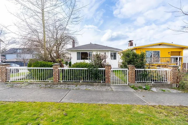 3895 WINDERMERE STREET - photo 2 of 25