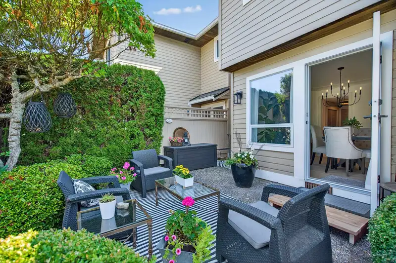 116 15121 19 AVENUE - photo 3 of 35
