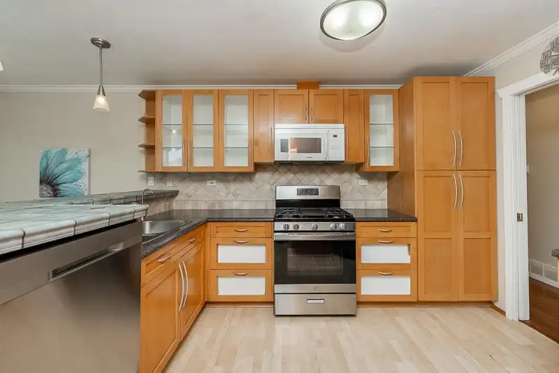 16143 9 AVENUE - photo 4 of 32