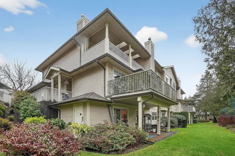 186 20391 96 AVENUE - photo 2 of 25