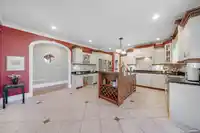 2255 135A STREET - thumbnail 11