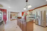 2255 135A STREET - thumbnail 10