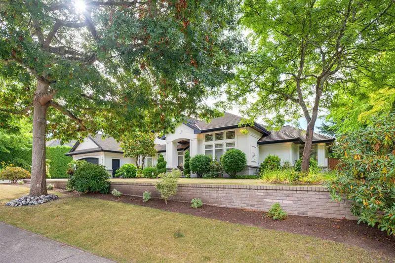 16266 HIGH PARK AVENUE - photo 4 of 40