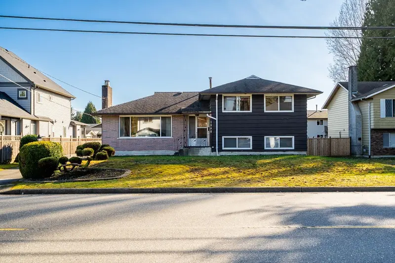 1590 WESTMINSTER AVENUE - photo 1 of 24