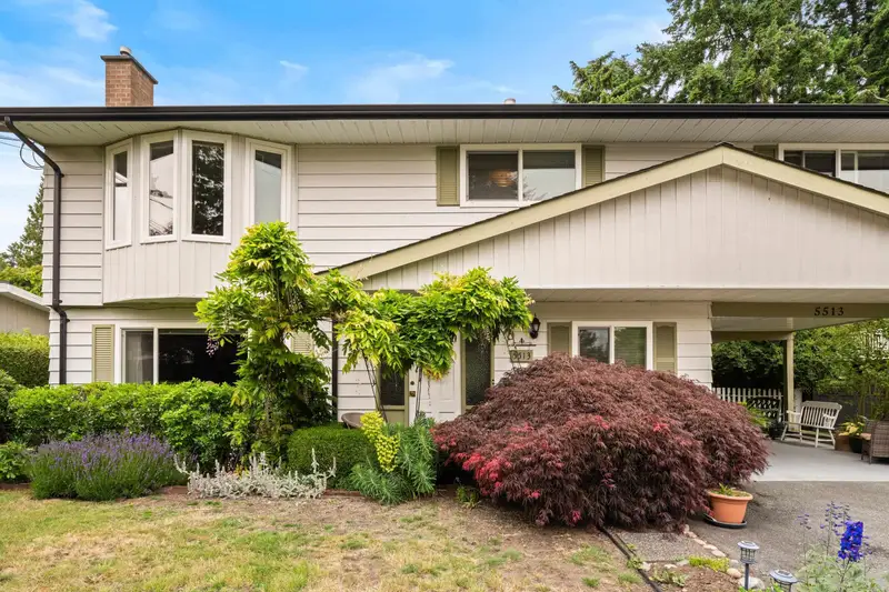 5513 6A AVENUE - photo 2 of 25