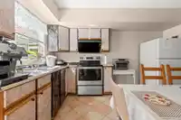 956 161A STREET - thumbnail 31