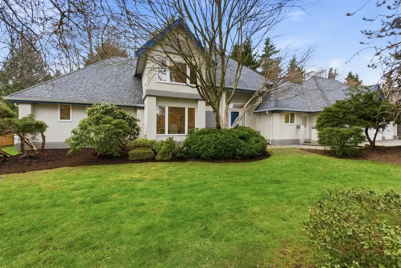 2039 132A STREET - photo 2 of 25