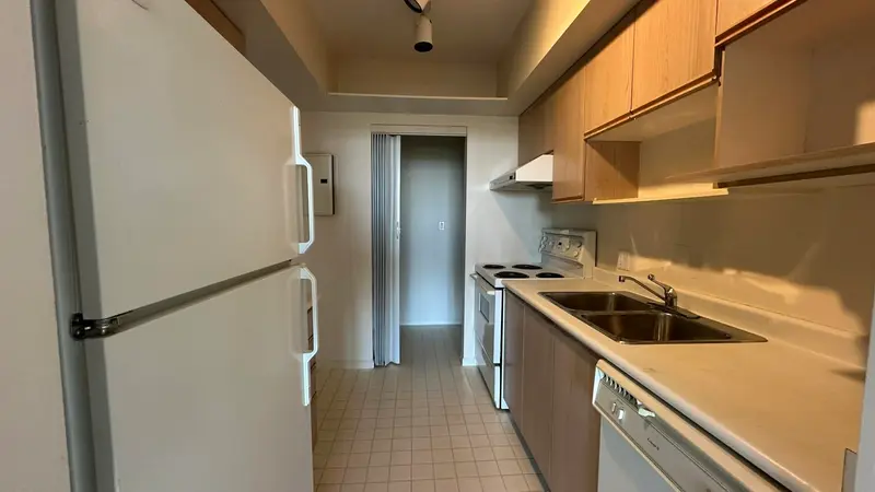 406 8871 LANSDOWNE ROAD - photo 4 of 23