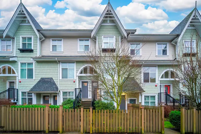 206 7250 18TH AVENUE - photo 1 of 24