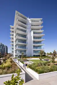 208 1342 JOHNSTON ROAD - thumbnail 3