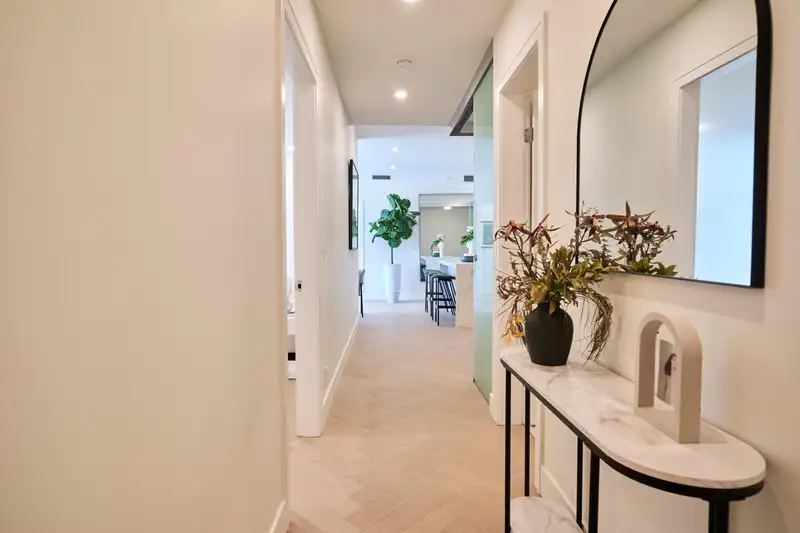 208 1342 JOHNSTON ROAD - photo 4 of 32