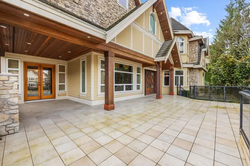 14072 32A AVENUE - photo 3 of 40