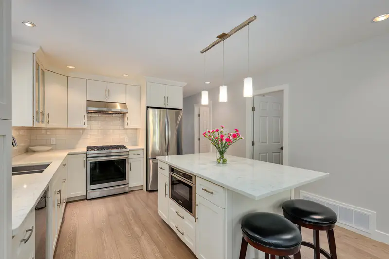 1433 DORAN ROAD - photo 3 of 25