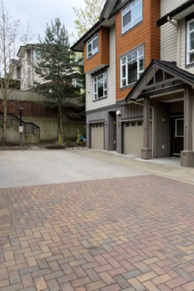 40 2979 156 STREET - photo 1 of 18