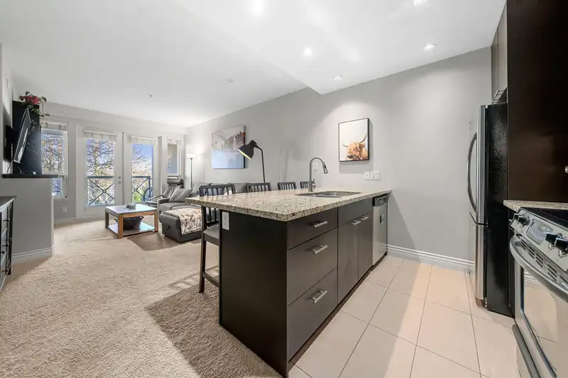 203 2970 KING GEORGE BOULEVARD - photo 2 of 39