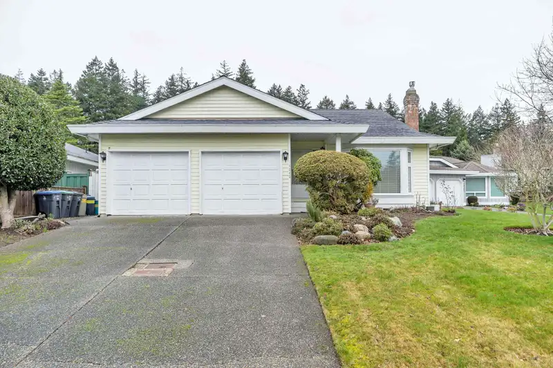 14243 19A AVENUE - photo 2 of 34