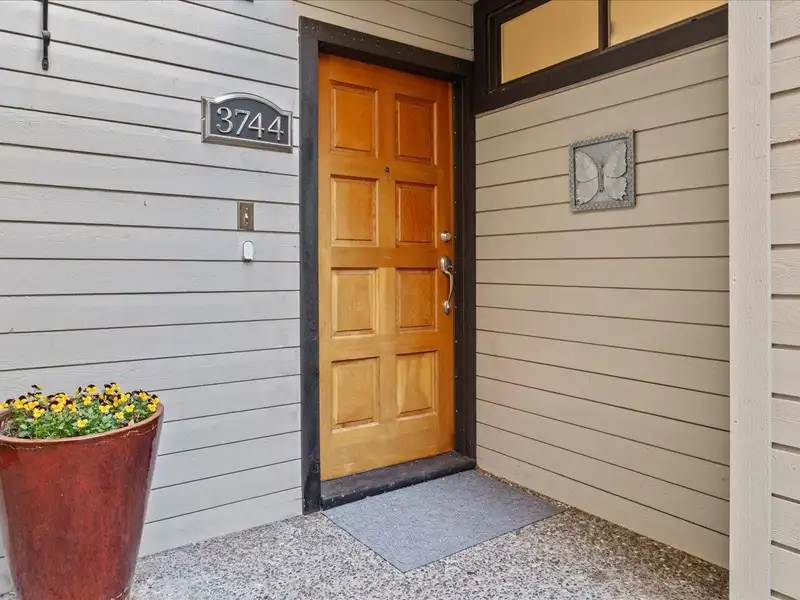 3744 NICO WYND DRIVE - photo 2 of 40