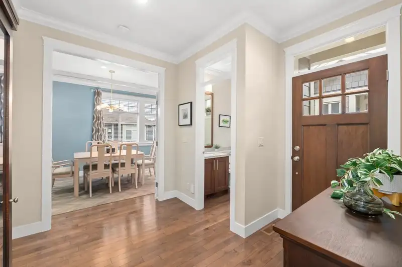 3 350 174 STREET - photo 4 of 40