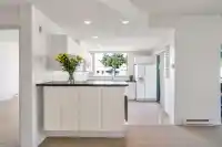 402 1765 MARTIN DRIVE - thumbnail 5