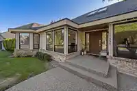 14854 21 AVENUE - thumbnail 2